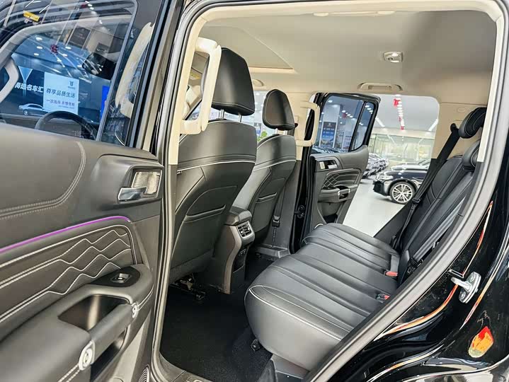 Фото 6 - Tank 300