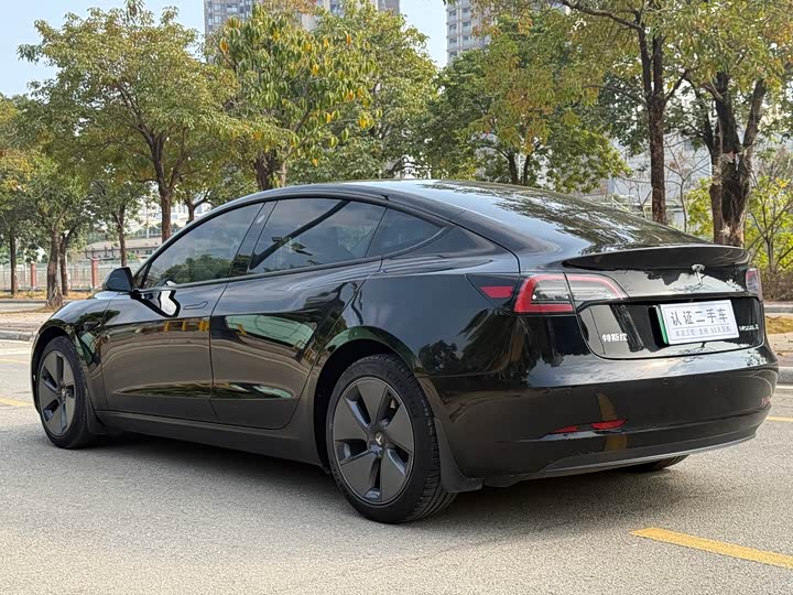 Фото 7 - Tesla Model 3