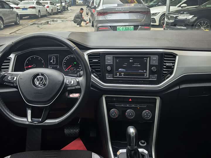Фото 9 - Volkswagen T-Roc
