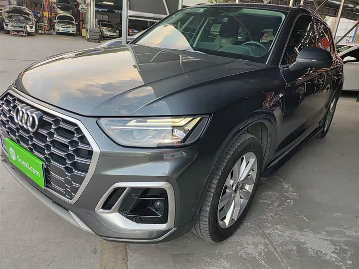 Фото 1 - Audi Q5L