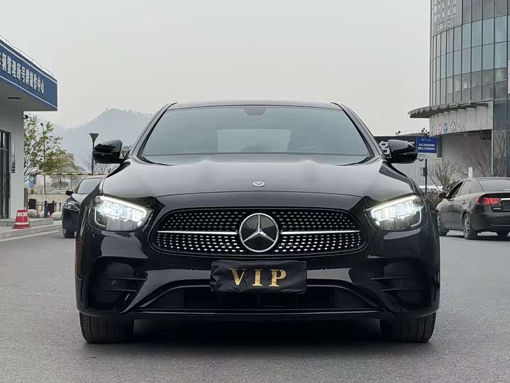 Фото 2 - Mercedes-Benz E-Class
