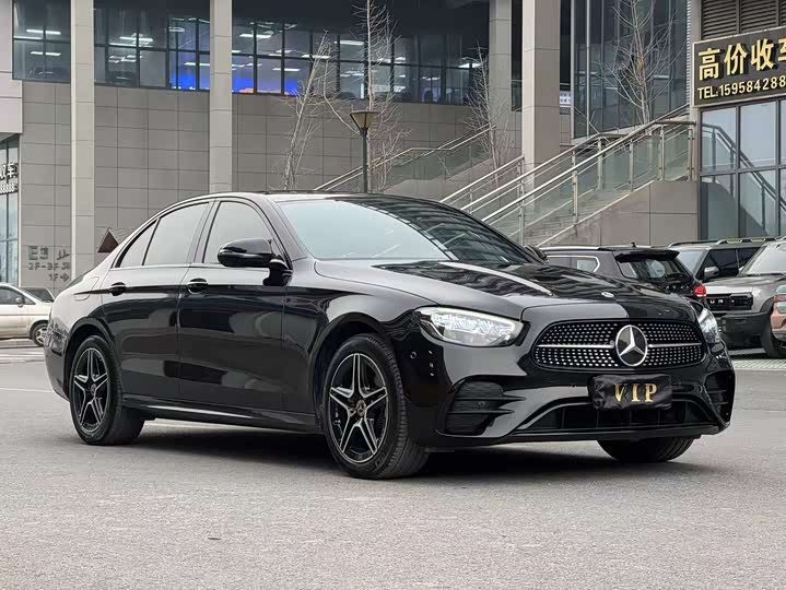 Фото 4 - Mercedes-Benz E-Class