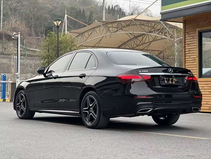 Фото 6 - Mercedes-Benz E-Class