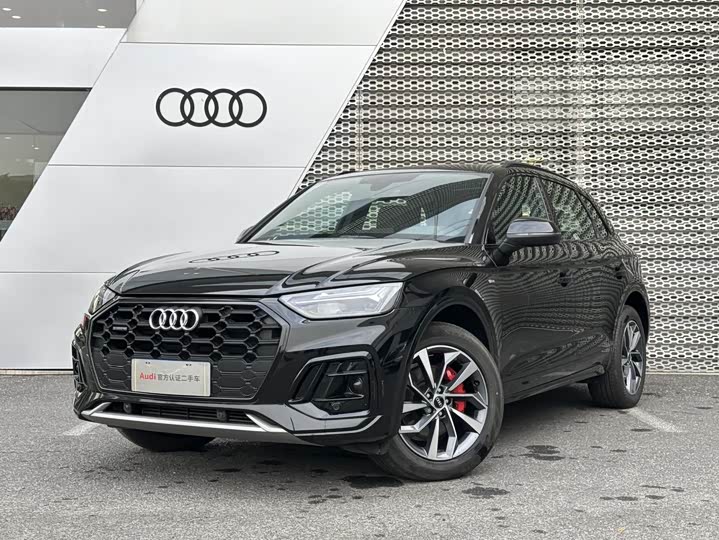 Фото 1 - Audi Q5L