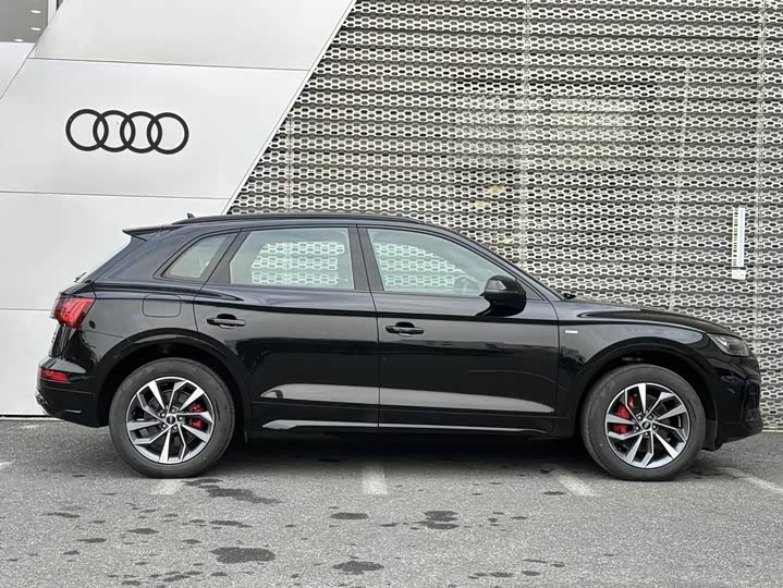 Фото 3 - Audi Q5L