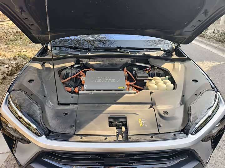 Фото 9 - Nio ES8