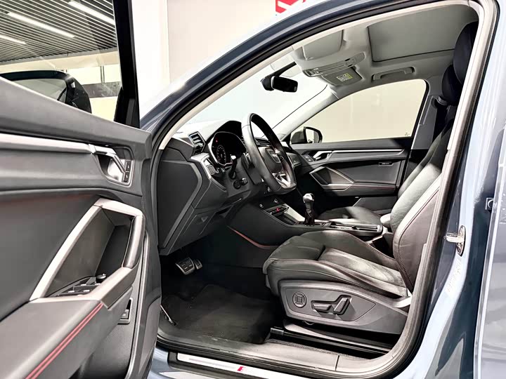 Фото 4 - Audi Q3