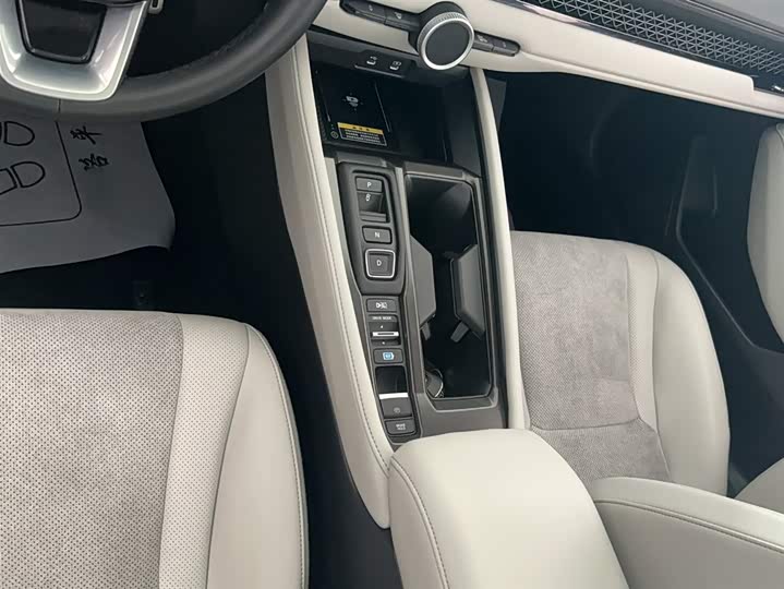 Фото 8 - Honda Accord Hybrid