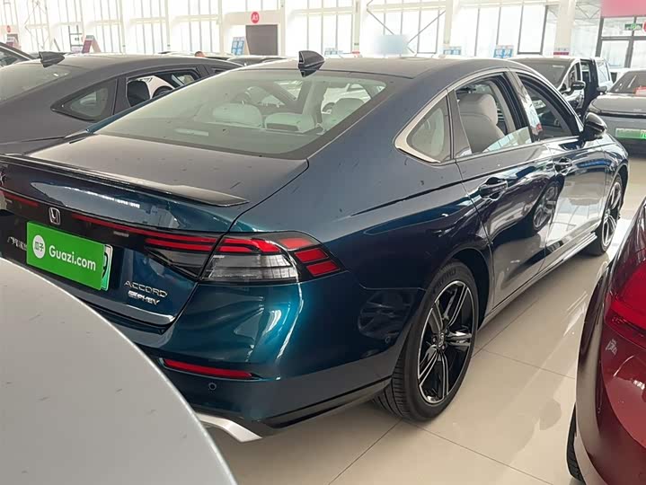 Фото 9 - Honda Accord Hybrid