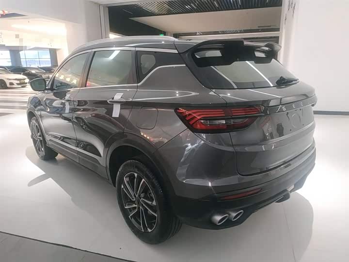 Фото 5 - Geely Coolray