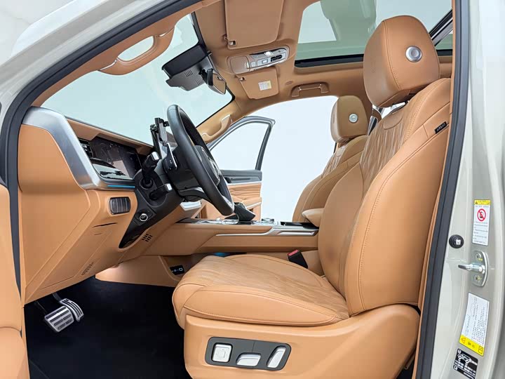 Фото 7 - Tank 500 Hybrid