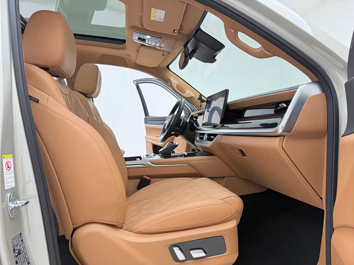 Фото 8 - Tank 500 Hybrid