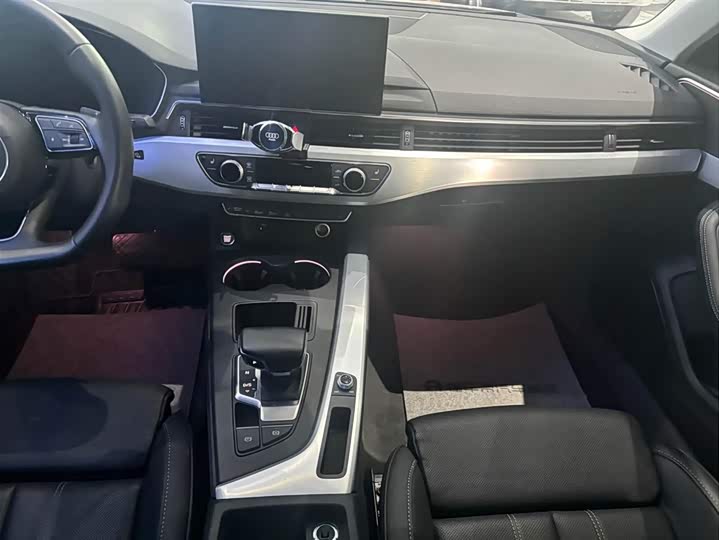 Фото 7 - Audi A4L