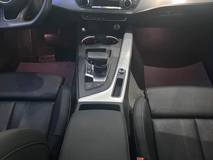 Фото 9 - Audi A4L