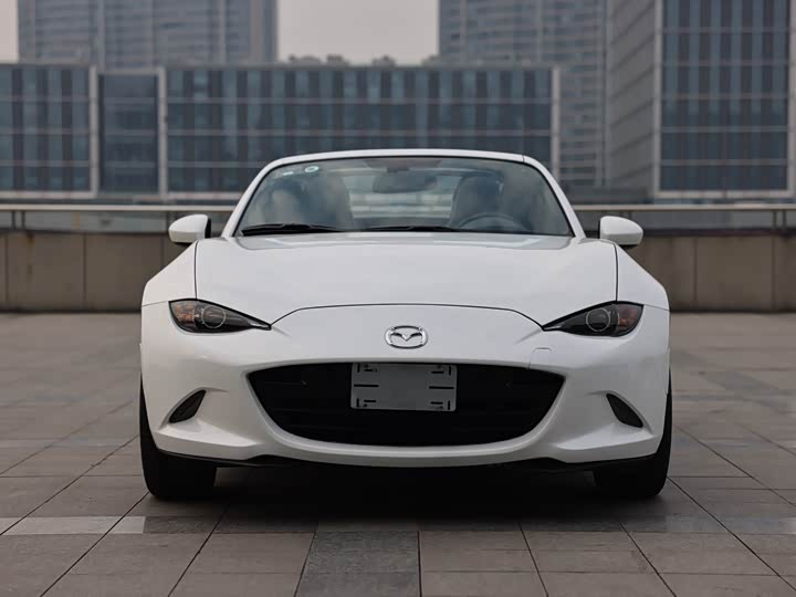 Фото 2 - Mazda MX-5