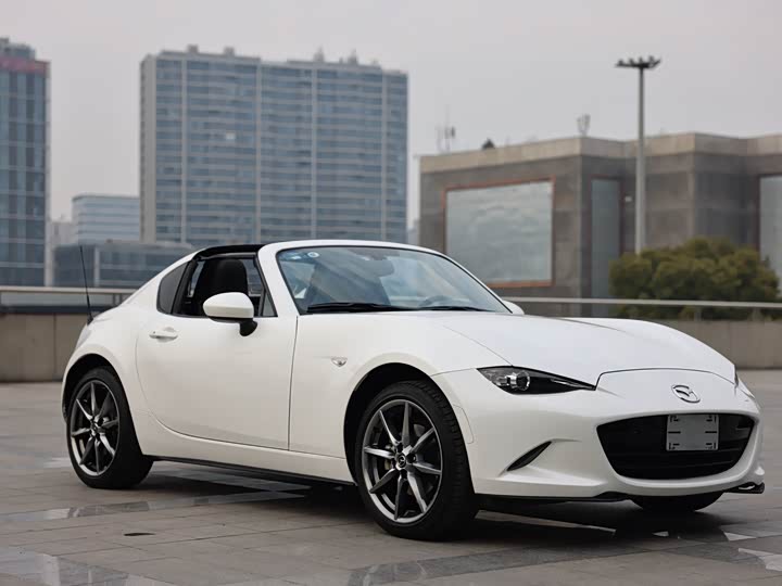 Фото 3 - Mazda MX-5