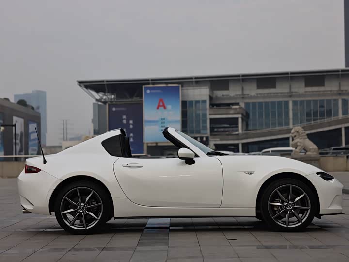 Фото 5 - Mazda MX-5