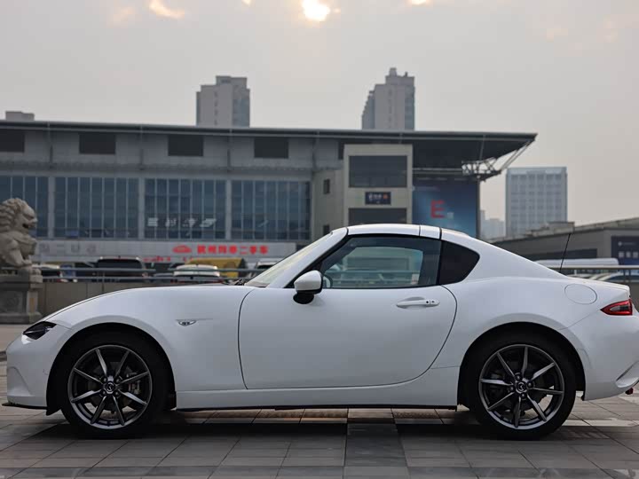 Фото 8 - Mazda MX-5