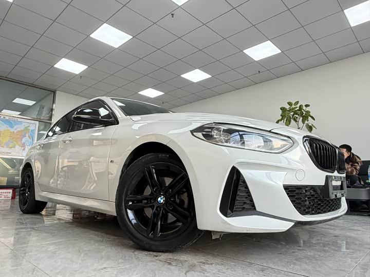 Фото 3 - BMW 1 Series