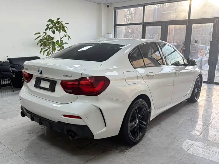 Фото 6 - BMW 1 Series