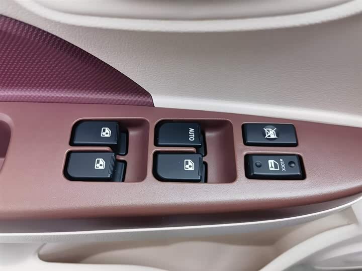 Фото 9 - Changan BenBen E-Star