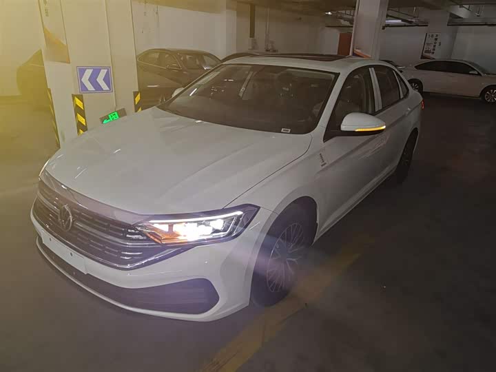 Фото 2 - Volkswagen Sagitar L