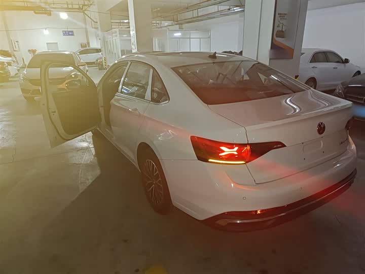 Фото 5 - Volkswagen Sagitar L