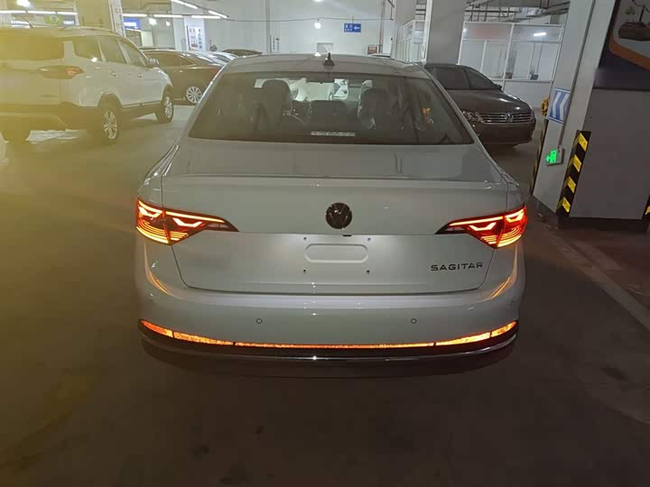 Фото 6 - Volkswagen Sagitar L