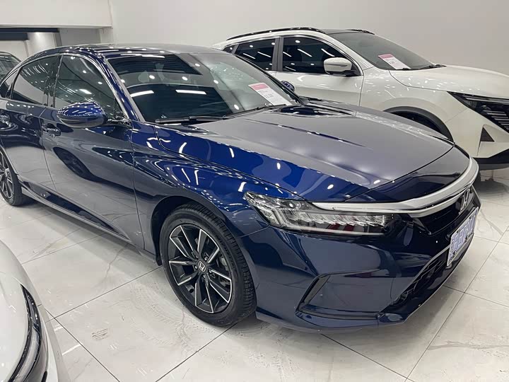 Фото 1 - Honda Inspire