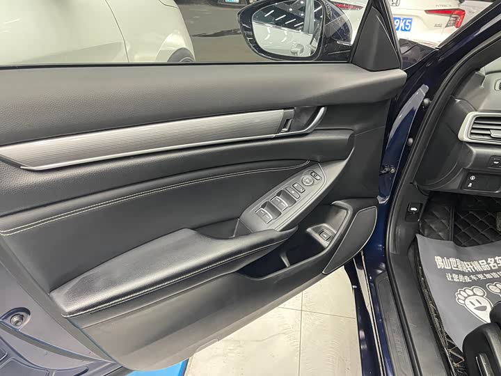 Фото 5 - Honda Inspire