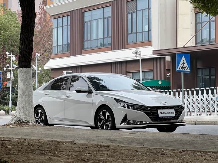 Фото 3 - Hyundai Elantra N line