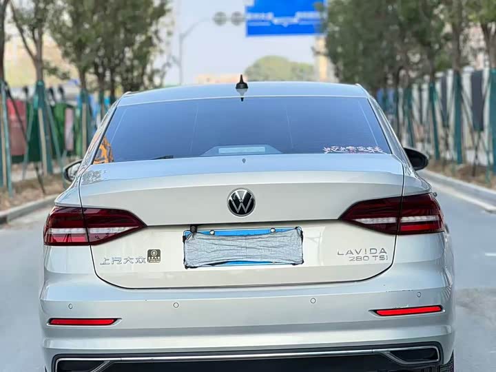 Фото 5 - Volkswagen Lavida