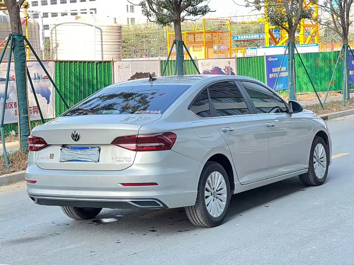 Фото 6 - Volkswagen Lavida