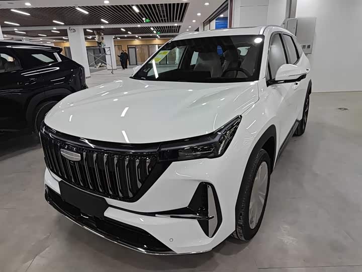 Фото 1 - Geely Atlas L