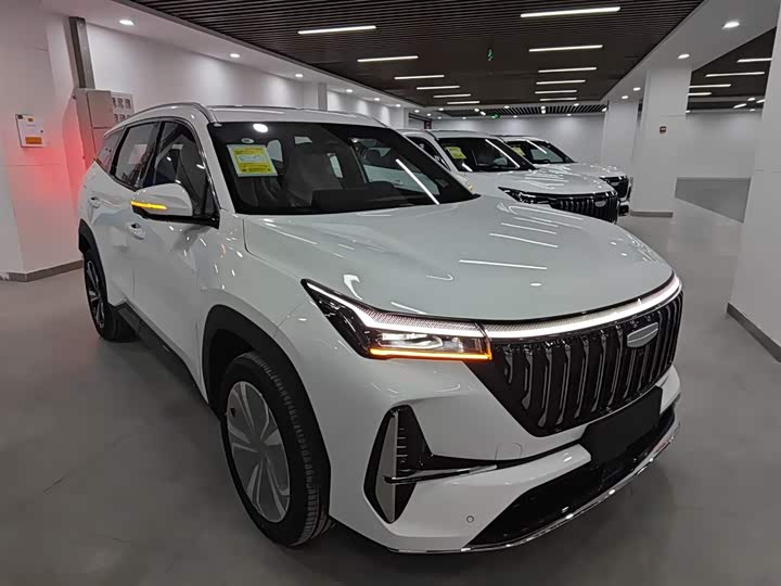 Фото 4 - Geely Atlas L