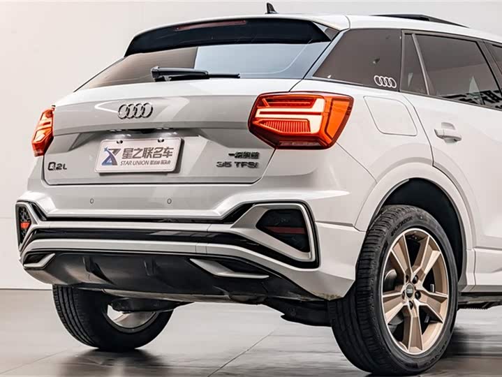 Фото 8 - Audi Q2L