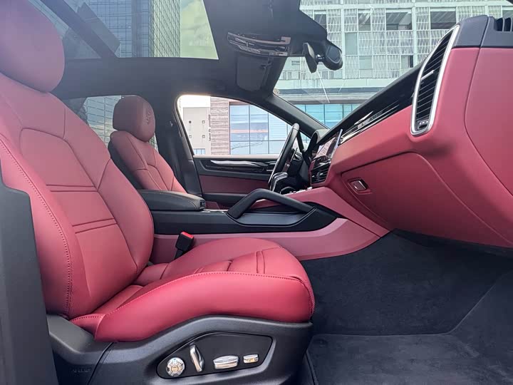 Фото 8 - Porsche Cayenne