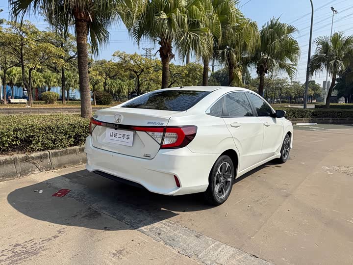 Фото 4 - Honda Envix