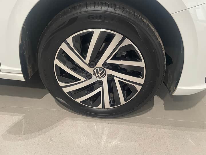 Фото 7 - Volkswagen Lavida