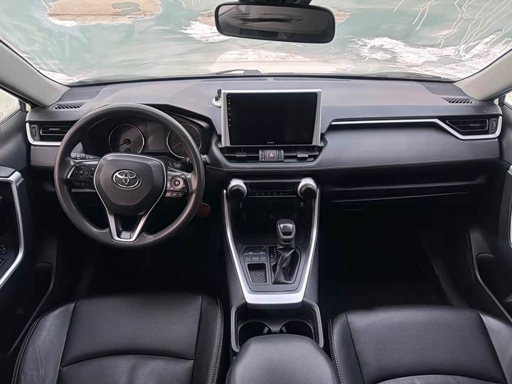 Фото 6 - Toyota RAV4