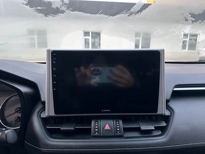 Фото 7 - Toyota RAV4