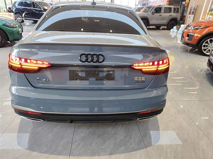 Фото 6 - Audi A4L