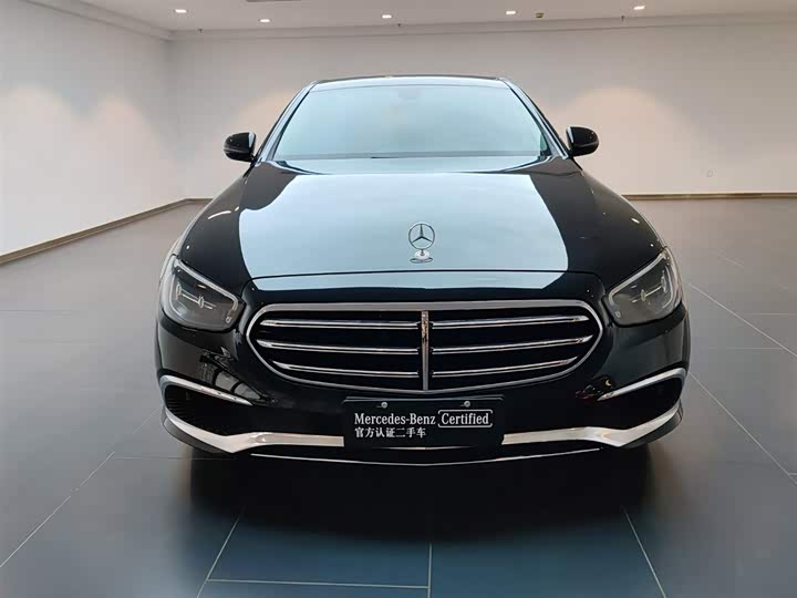 Фото 3 - Mercedes-Benz E-Class