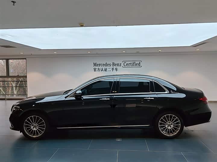 Фото 7 - Mercedes-Benz E-Class