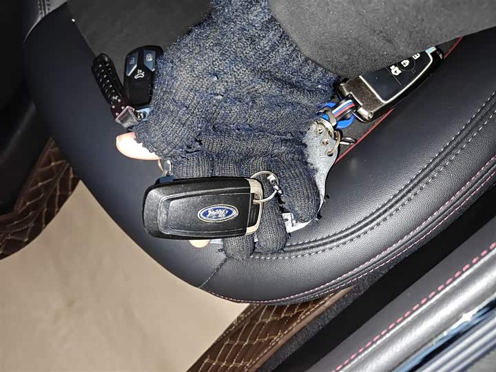 Фото 9 - Ford Mondeo