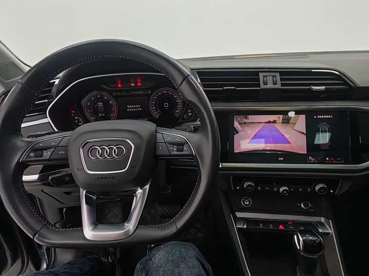 Фото 9 - Audi Q3