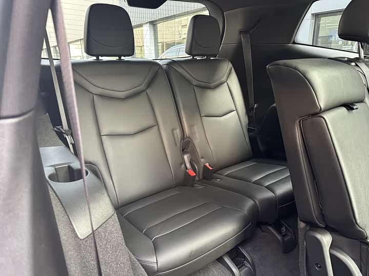 Фото 7 - Cadillac XT6