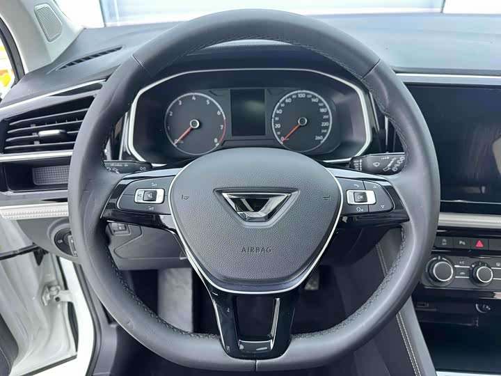 Фото 5 - Jetta VS5