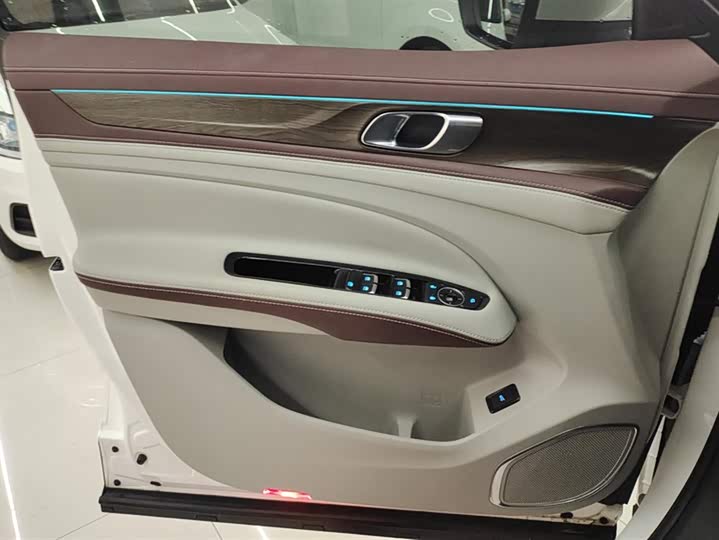 Фото 7 - Ford Equator