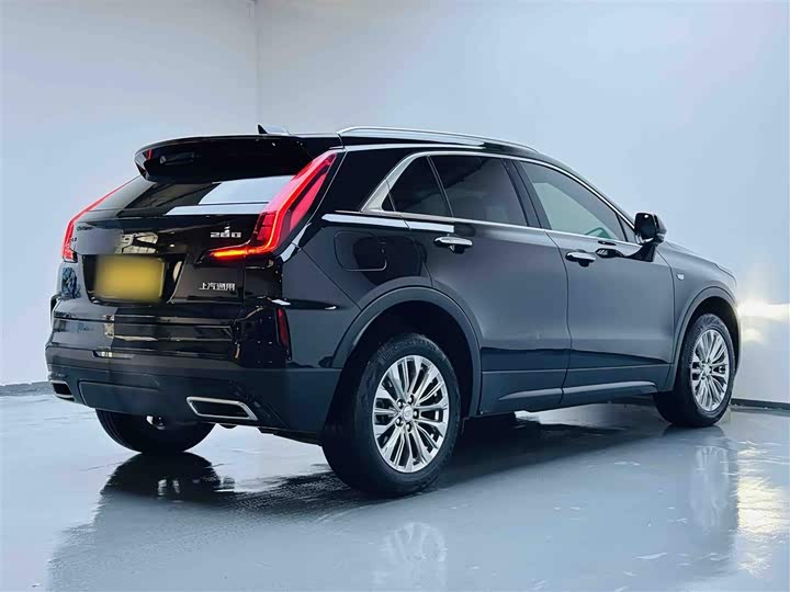 Фото 7 - Cadillac XT4